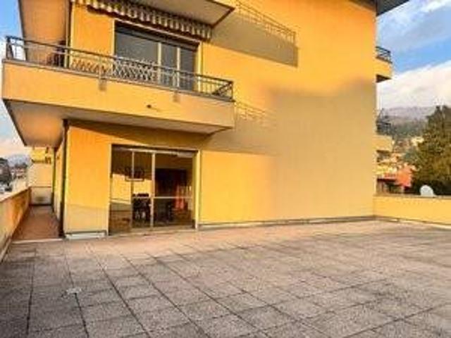 Appartamento in vendita a Gavirate VA
