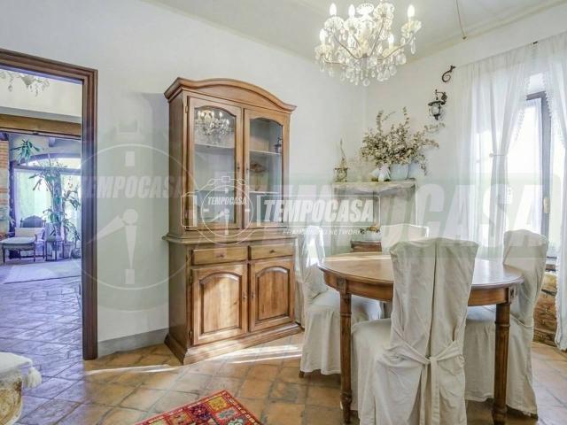 Appartamento in vendita a Gavirate