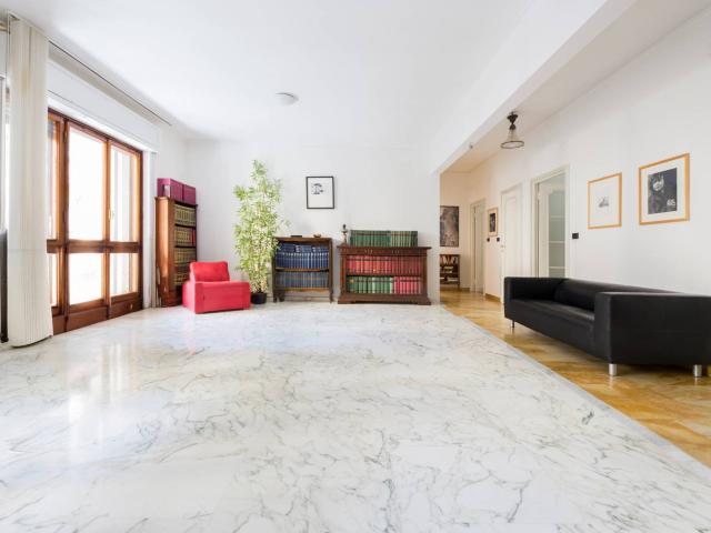 Appartamento in vendita a Genova, Carignano