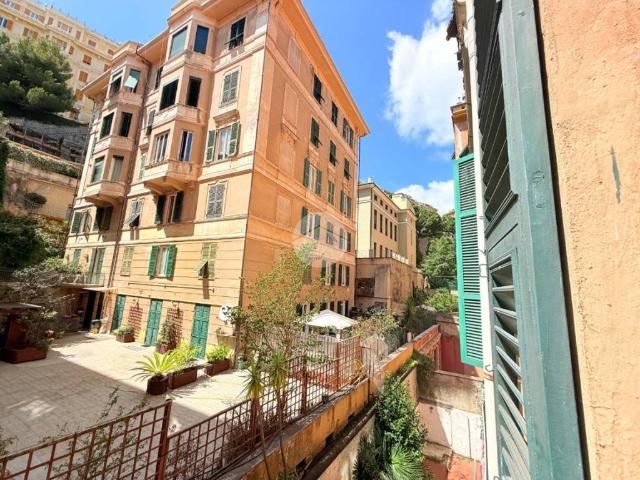 Appartamento in vendita a Genova GE