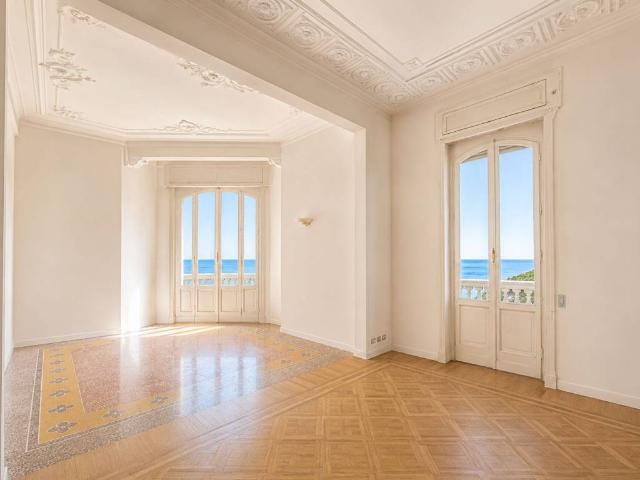 Appartamento in vendita a Genova GE