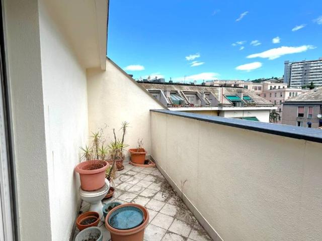 Appartamento in vendita a Genova GE