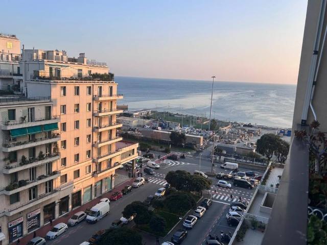Appartamento in vendita a Genova GE