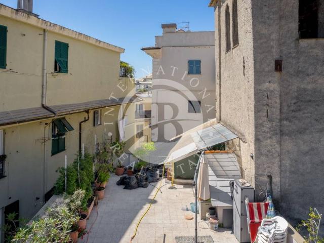 Appartamento in vendita a Genova GE