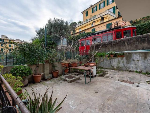 Appartamento in vendita a Genova GE