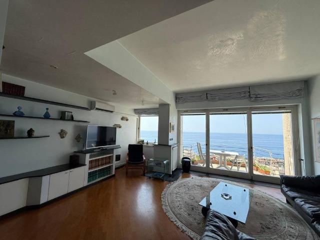Appartamento in vendita a Genova GE