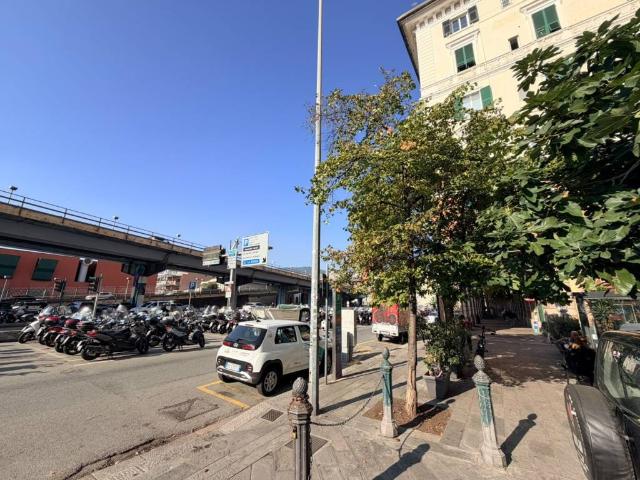 Appartamento in vendita a Genova GE