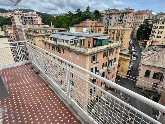 Appartamento in vendita a Genova GE