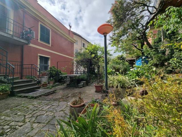 Appartamento in vendita a Genova GE