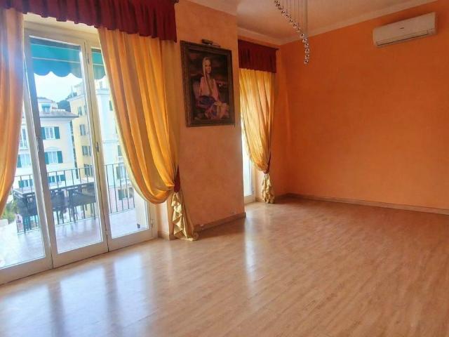 Appartamento in vendita a Genova GE