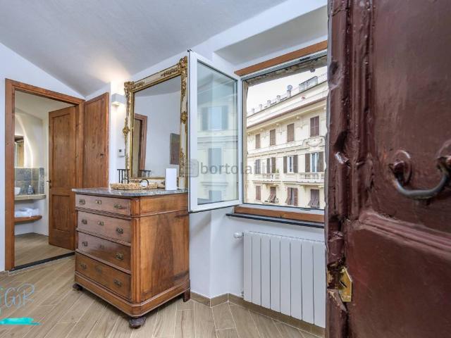 Appartamento in vendita a Genova GE