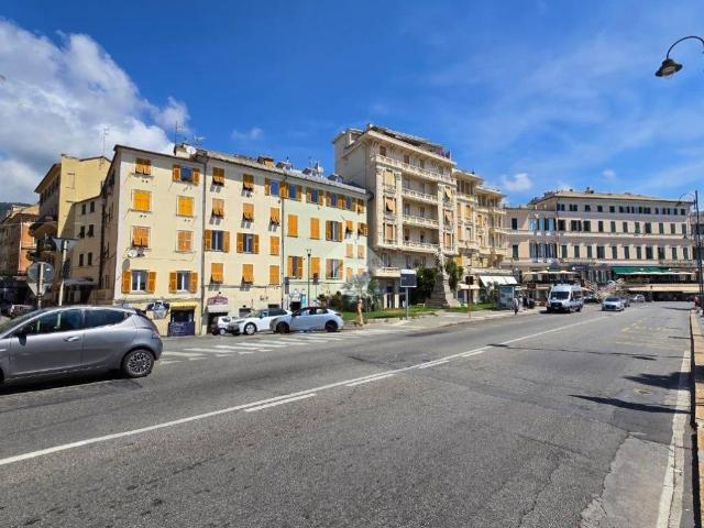 Appartamento in vendita a Genova GE