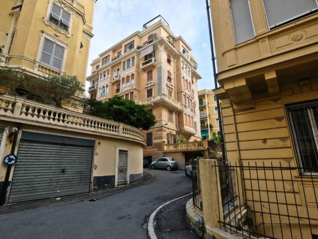 Appartamento in vendita a Genova GE