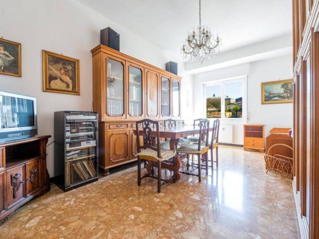 Appartamento in vendita a Genova GE