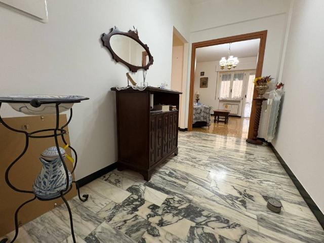 Appartamento in vendita a Genova GE