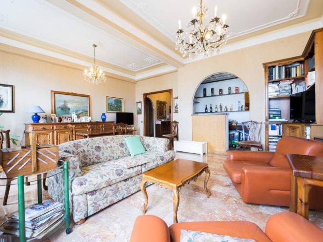 Appartamento in vendita a Genova GE