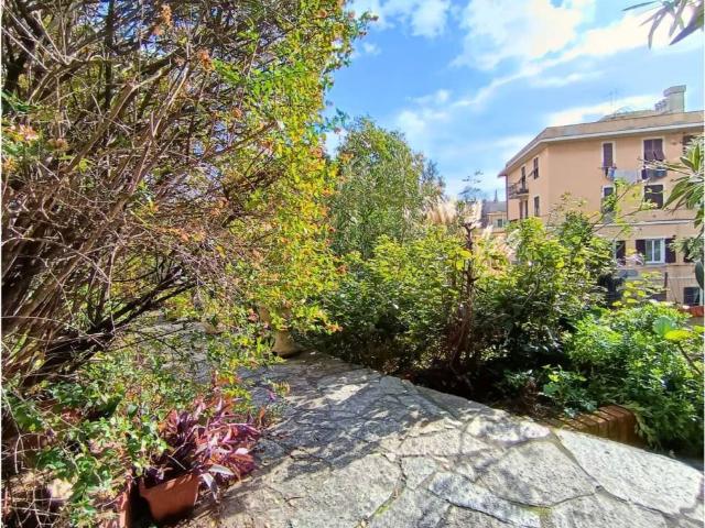 Appartamento in vendita a Genova GE