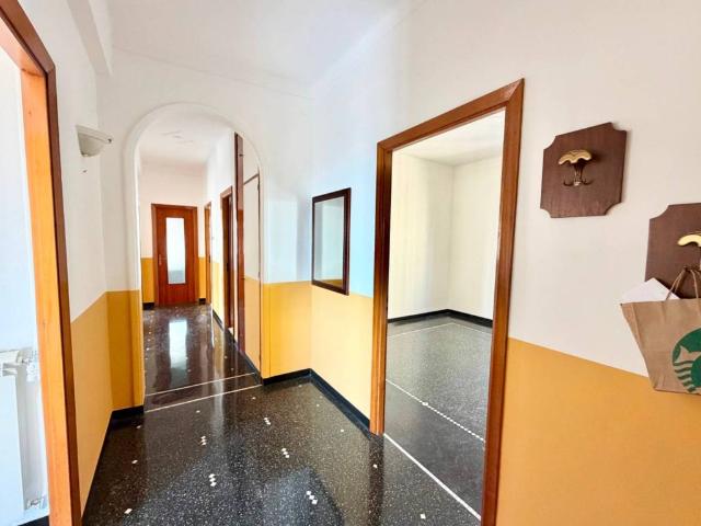 Appartamento in vendita a Genova GE