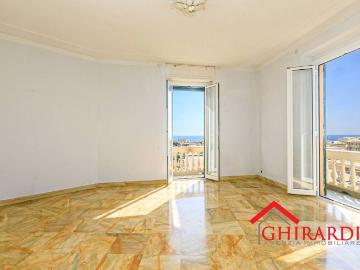 Appartamento in vendita a Genova GE