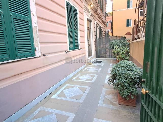 Appartamento in vendita a Genova GE