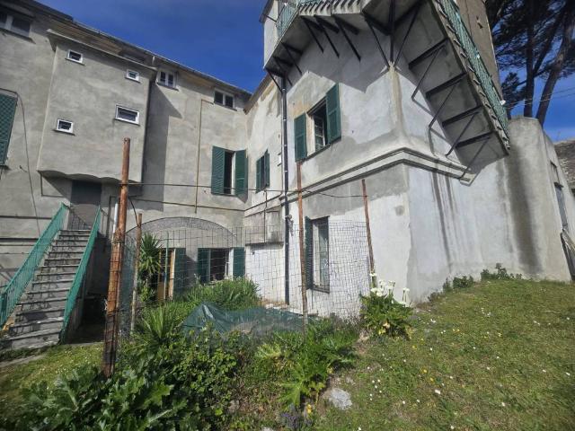 Appartamento in vendita a Genova GE