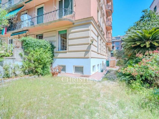 Appartamento in vendita a Genova GE