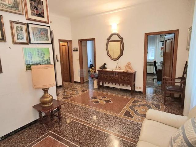 Appartamento in vendita a Genova GE