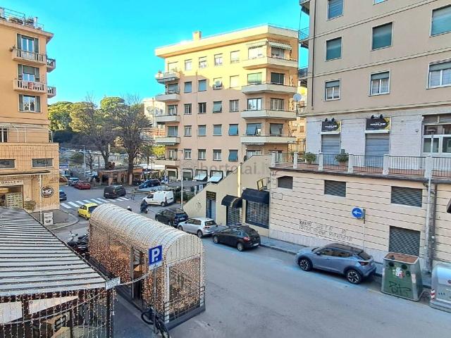 Appartamento in vendita a Genova GE