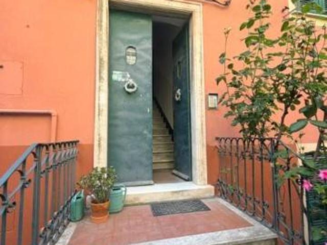 Appartamento in vendita a Genova GE