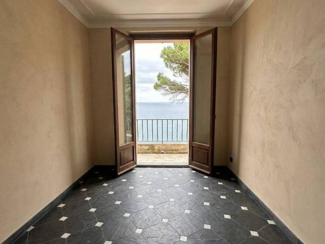 Appartamento in vendita a Genova GE