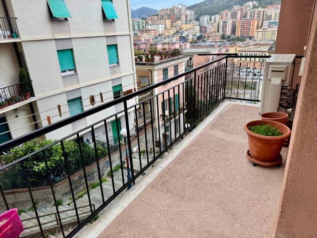 Appartamento in vendita a Genova GE