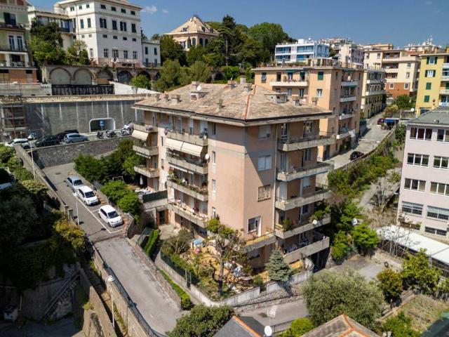 Appartamento in vendita a Genova GE