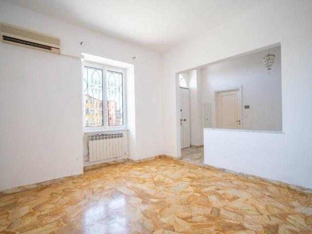 Appartamento in vendita a Genova GE