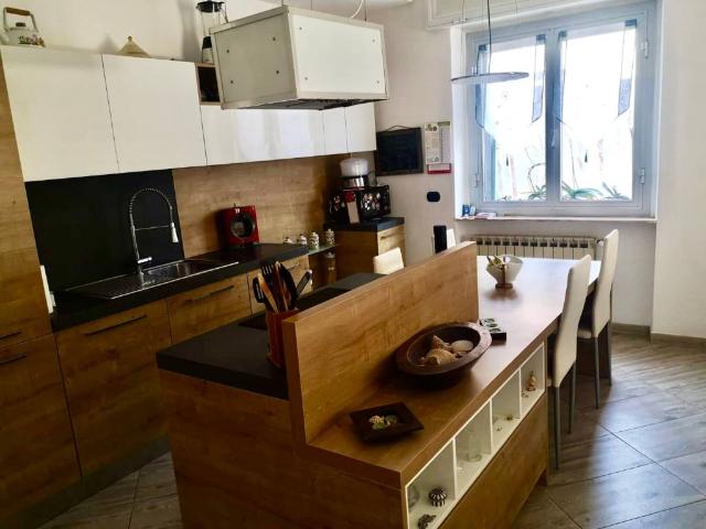 Appartamento in vendita a Genova GE
