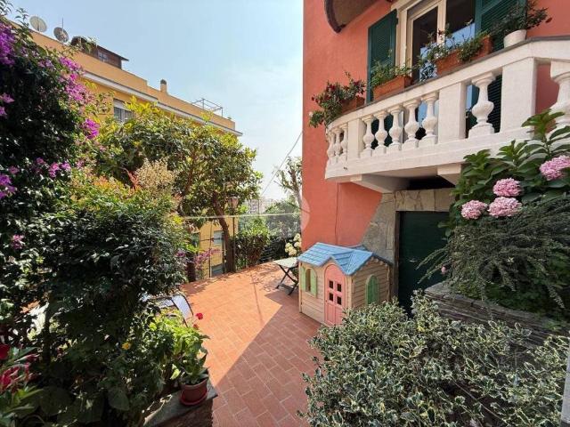 Appartamento in vendita a Genova GE