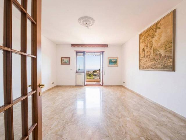 Appartamento in vendita a Genova GE