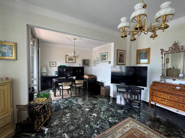 Appartamento in vendita a Genova GE