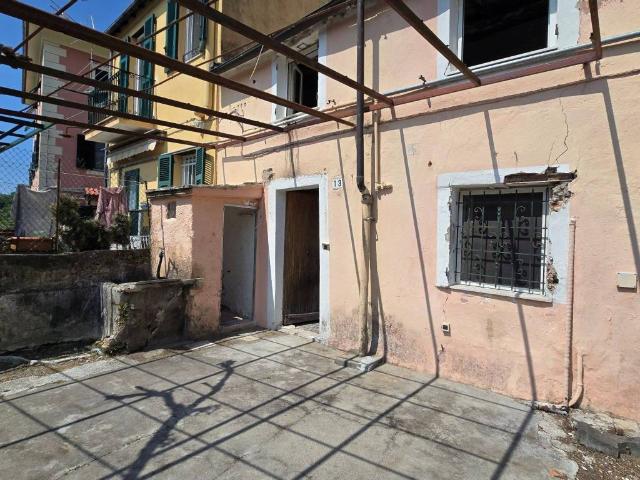 Appartamento in vendita a Genova GE