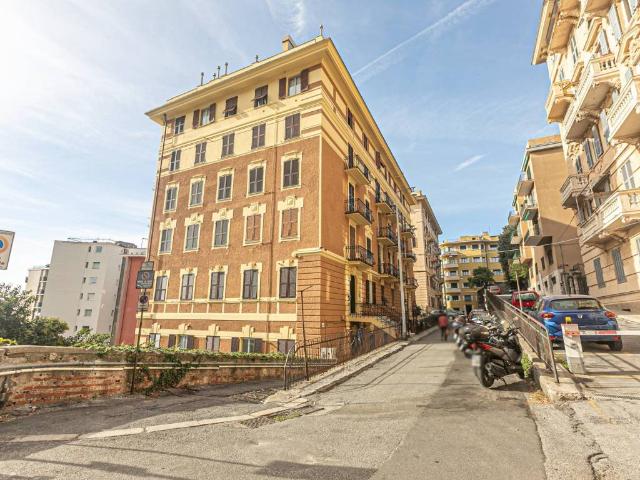 Appartamento in vendita a Genova GE