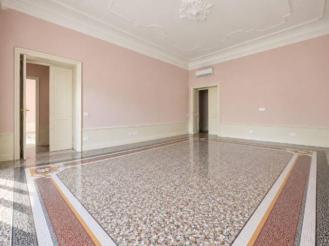 Appartamento in vendita a Genova GE