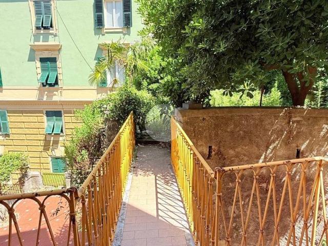 Appartamento in vendita a Genova GE