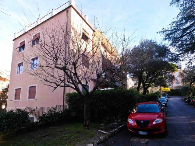 Appartamento in vendita a Genova GE