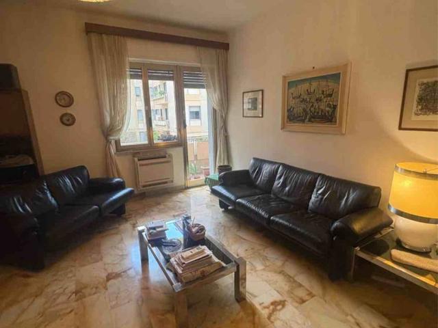 Appartamento in vendita a Genova GE