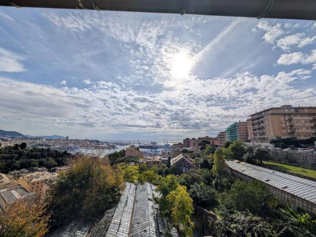 Appartamento in vendita a Genova GE