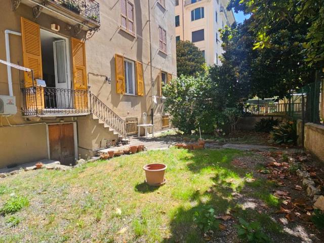 Appartamento in vendita a Genova GE