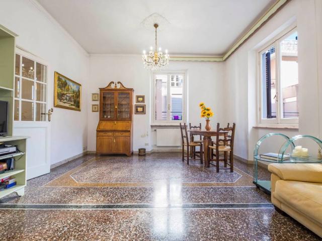 Appartamento in vendita a Genova GE
