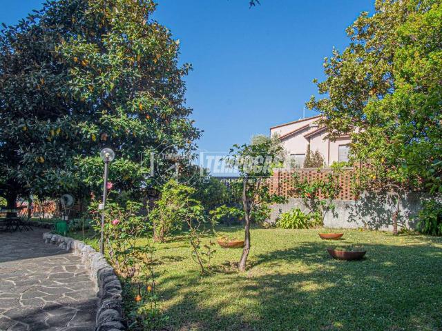 Casa indipendente in vendita a Genova GE