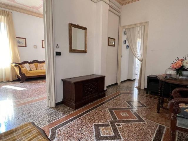 Appartamento in vendita a Genova GE