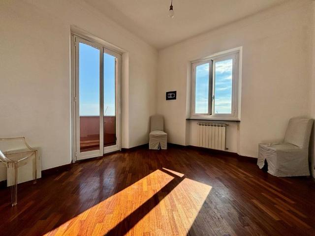 Appartamento in vendita a Genova GE