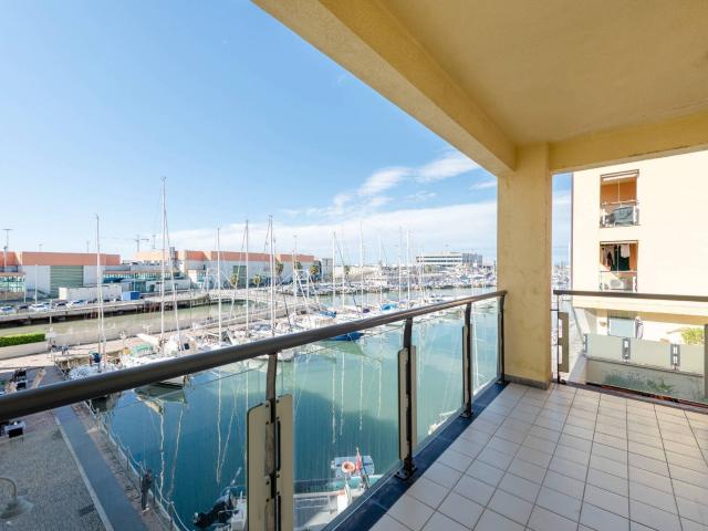 Appartamento in vendita a Genova, Sestri Ponente 78m² Genova